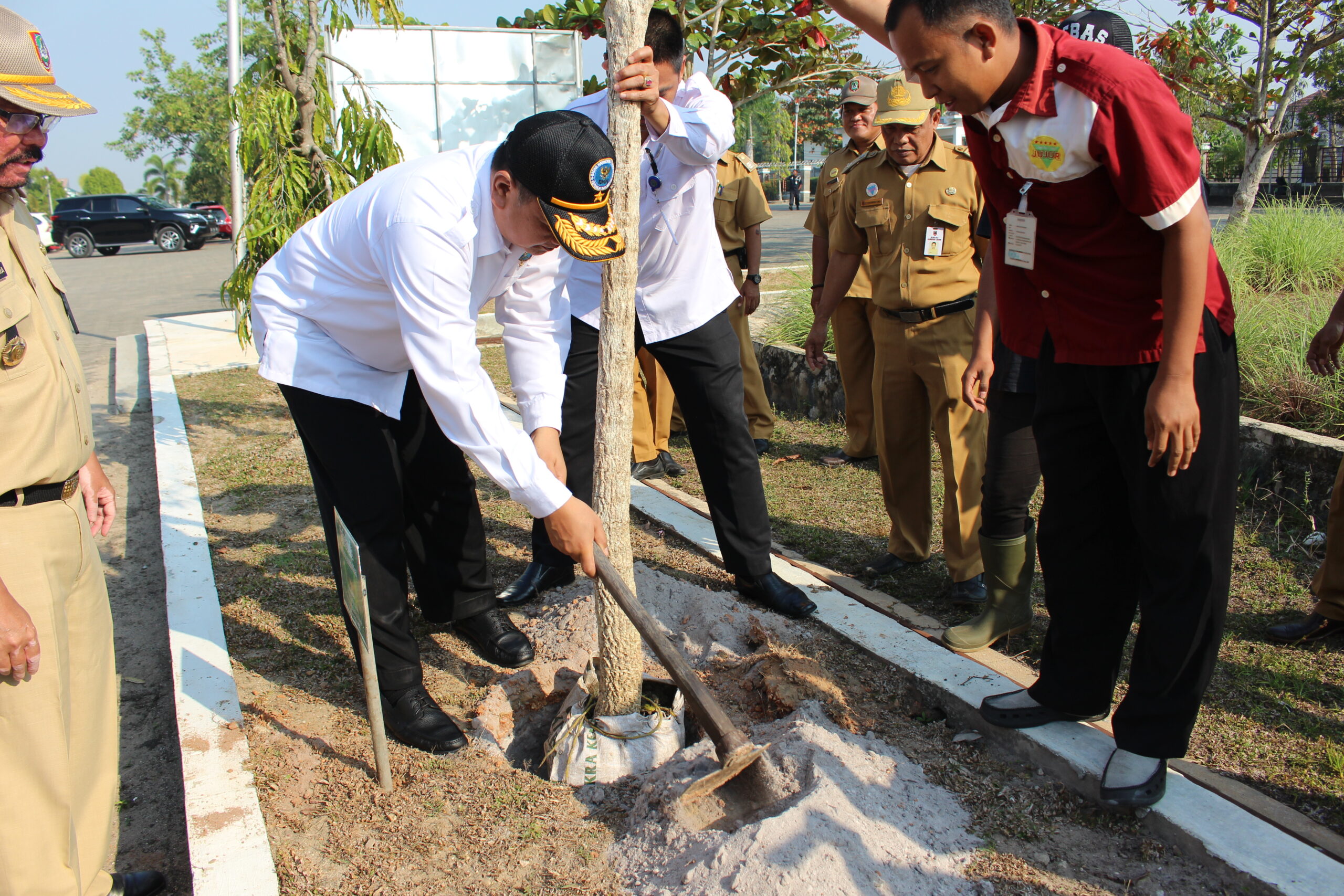 Kepala BNNP Kalsel Kunjungi Sambang Lihum, BNNP Kalsel Ingin Terus Besinergi dengan RSJ Sambang Lihum. Kepala BNNP Kalsel Kunjungi Sambang Lihum, BNNP Kalsel Ingin Terus Besinergi dengan RSJ Sambang Lihum.