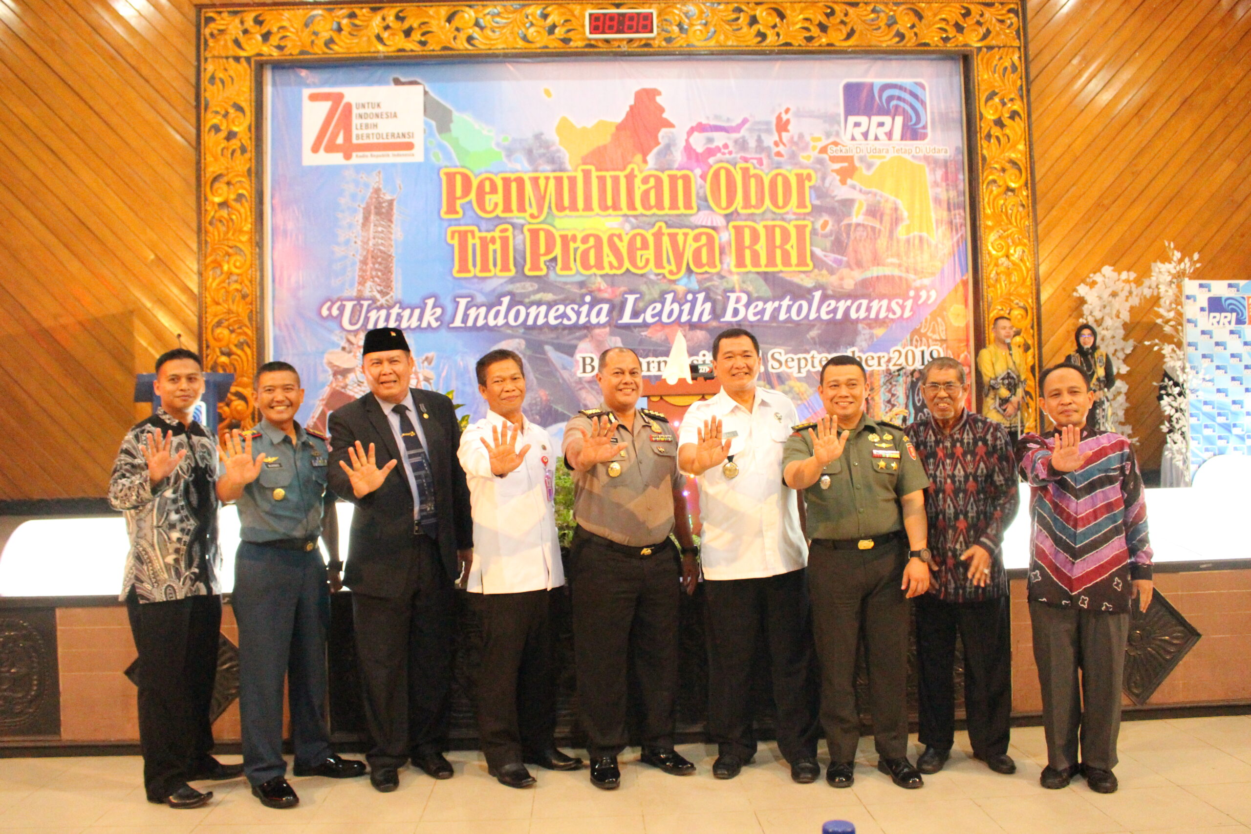 Kepala BNNP Kalsel Hadiri Acara Peringatan Hari Radio Ke-74 Tahun 2019 Kepala BNNP Kalsel Hadiri Acara Peringatan Hari Radio Ke-74 Tahun 2019