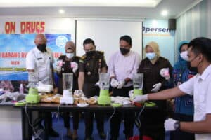 BNNP Kalsel Musnahkan 8 Kilogram Shabuadan Narkotika Nasional Provinsi (BNNP) Kalimantan Selatan (Kalsel) melaksanakan pemusnahan barang bukti tindak pidana narkotika jenis sabu dan ekstasi, Kamis (25/2/2021).