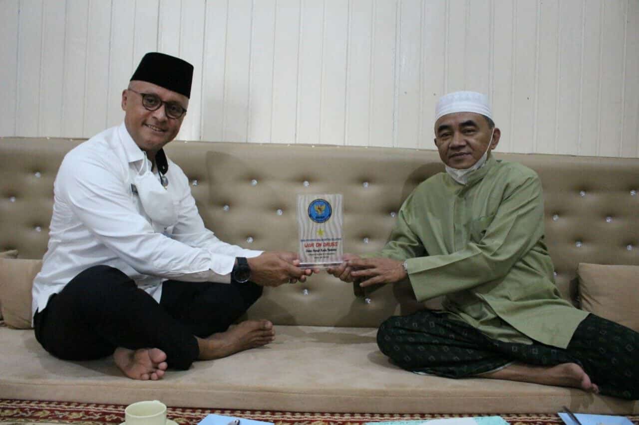 Kepala BNNP Kalsel Bersilaturahmi dengan Pemuka Agama Hulu Sungai Tengah untuk Tingkatkan Sinergitas dalam Upaya P4GN Kepala BNNP Kalsel Bersilaturahmi dengan Pemuka Agama Hulu Sungai Tengah untuk Tingkatkan Sinergitas dalam Upaya P4GN