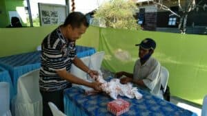 BNNP Kalsel Latih Warga Sungai Lulut Membuat Sasirangan