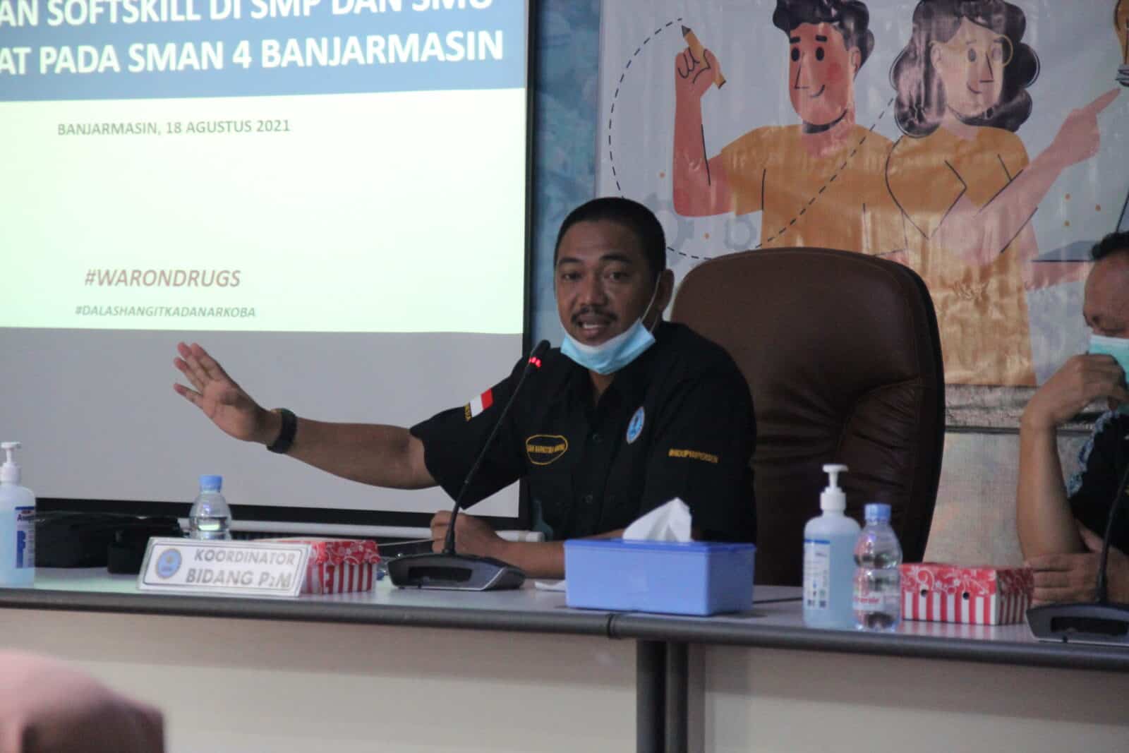 Hari Ke-2 Pelatihan Softskill di SMP dan SMU Sederajat pada SMAN 4 Banjarmasin Hari Ke-2 Pelatihan Softskill di SMP dan SMU Sederajat pada SMAN 4 Banjarmasin