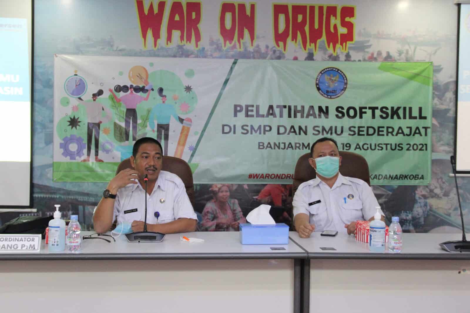 Hari Ke-3 Pelatihan Softskill di SMP dan SMU Sederajat pada SMAN 4 Banjarmasin Hari Ke-3 Pelatihan Softskill di SMP dan SMU Sederajat pada SMAN 4 Banjarmasin