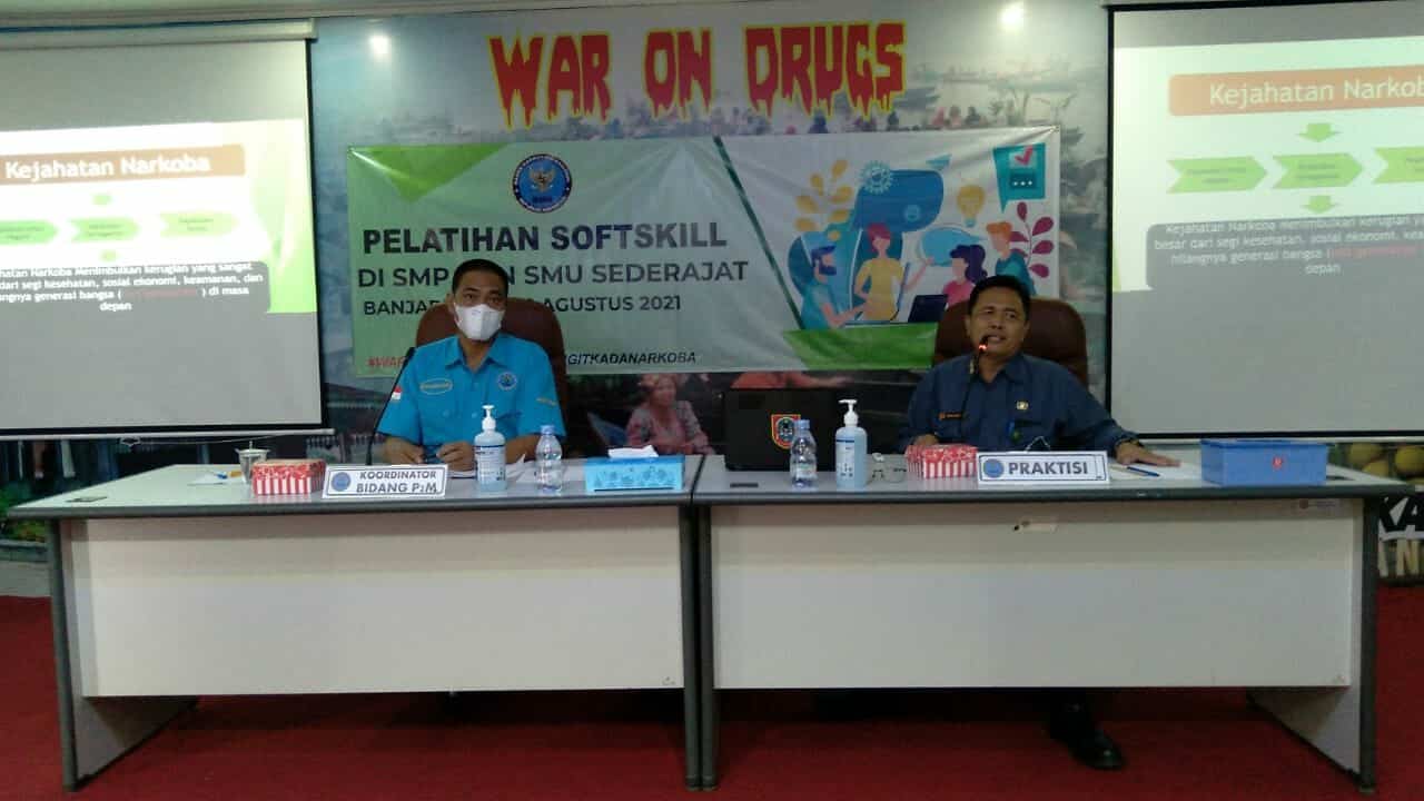 Pelatihan Softskill di SMP dan SMU Sederajat pada SMAN 4 Banjarmasin Pelatihan Softskill di SMP dan SMU Sederajat pada SMAN 4 Banjarmasin