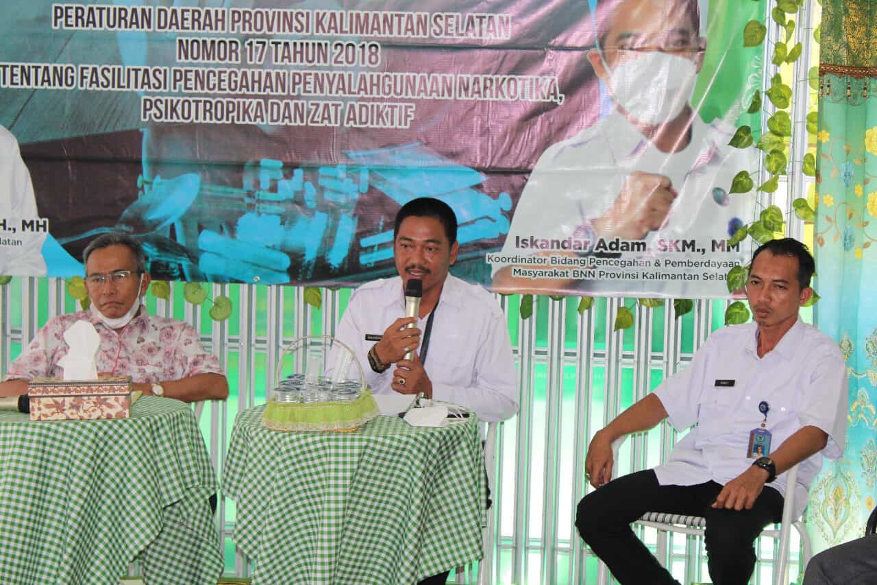Sosialisasi Peraturan Daerah Provinsi Kalimantan Selatan Nomor 17 Tahun 2018 Tentang Fasilitasi Pencegahan Penyalahgunaan Narkotika, Psikotropika dan Zat Adiktif oleh Anggota DPRD Prov. Kalsel, H. Suripno Sumas, S.H., M.H. Sosialisasi Peraturan Daerah Provinsi Kalimantan Selatan Nomor 17 Tahun 2018 Tentang Fasilitasi Pencegahan Penyalahgunaan Narkotika, Psikotropika dan Zat Adiktif oleh Anggota DPRD Prov. Kalsel, H. Suripno Sumas, S.H., M.H.