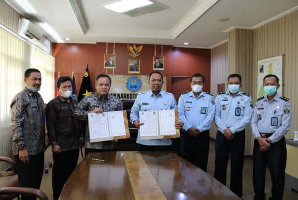 BNNP Kalsel Tandatangani Perjanjian Kerjasama dengan Kanwil Kemenkumham Provinsi Kalimantan Selatan. BNNP Kalsel Tandatangani Perjanjian Kerjasama dengan Kanwil Kemenkumham Provinsi Kalimantan Selatan.