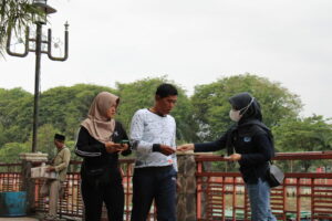 Sosialisasi Bahaya Narkoba pada Pengunjung Siring Menara Pandang Banjarmasin.