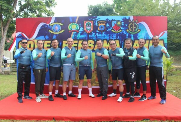 Kepala BNNP Kalsel Gowes Bersama Forkopimda Kalsel dalam rangka Gowes Bareng Sinergitas Banua Kepala BNNP Kalsel Gowes Bersama Forkopimda Kalsel dalam rangka Gowes Bareng Sinergitas Banua