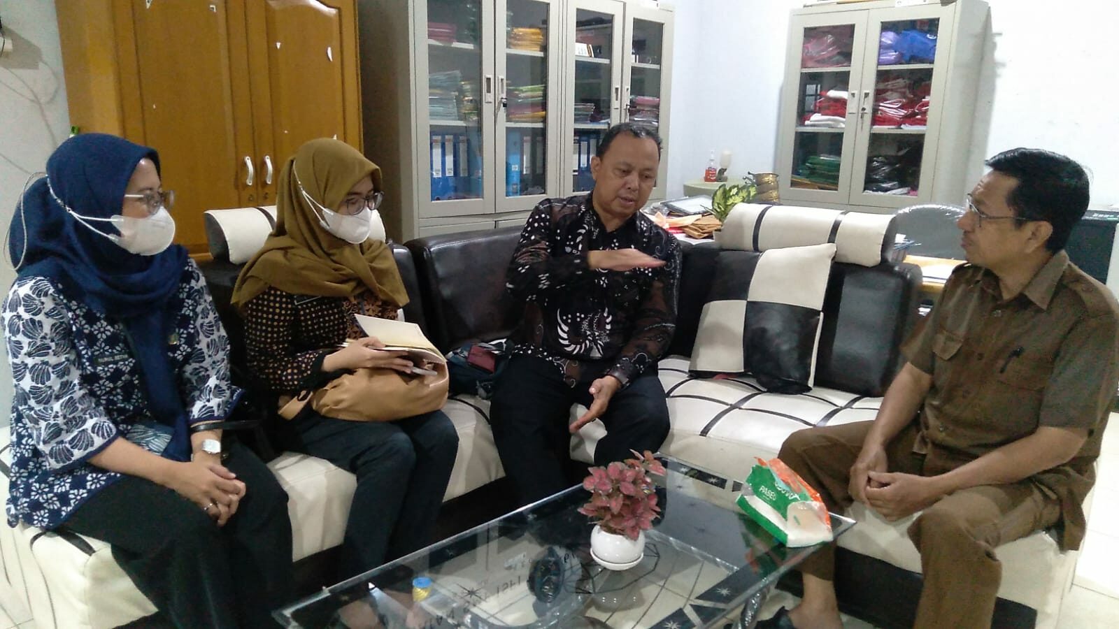 BNNP Kalsel Berkoordinasi dengan Sekolah-sekolah dalam Rangka Gema Anti Narkotika Menyanyikan Lagu Mars BNN Terbanyak se-Indonesia BNNP Kalsel Berkoordinasi dengan Sekolah-sekolah dalam Rangka Gema Anti Narkotika Menyanyikan Lagu Mars BNN Terbanyak se-Indonesia