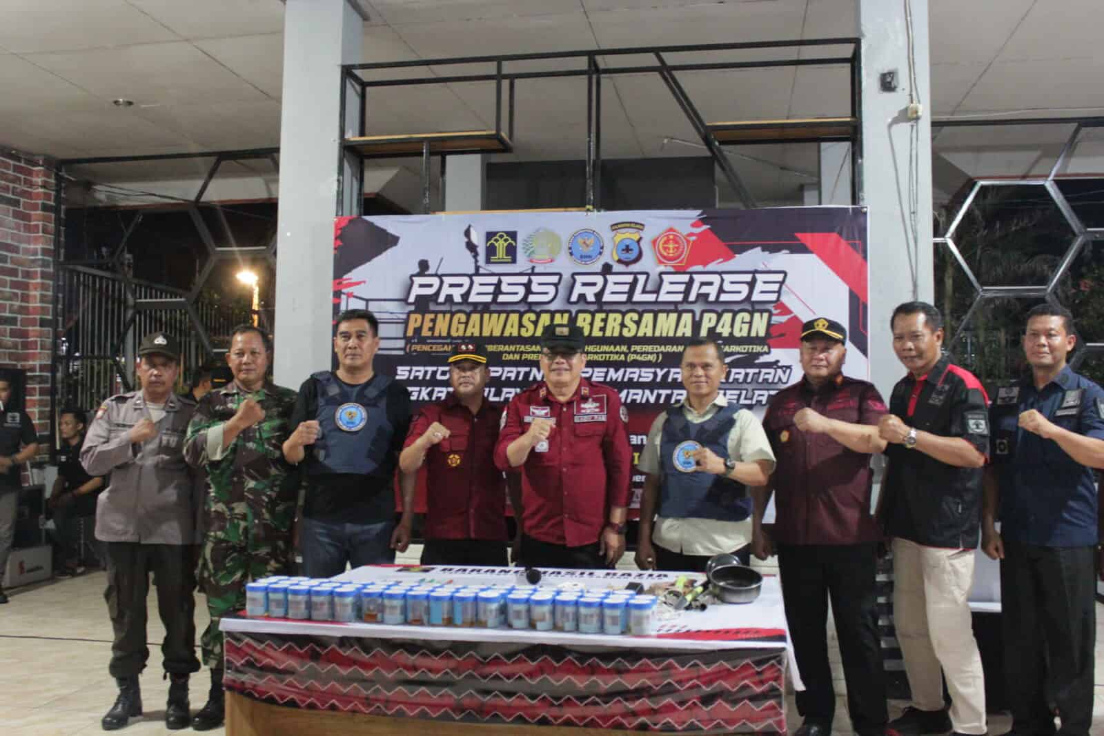 BNNP Kalsel bersama Kemenkumham Kalsel, TNI dan Polri melaksanakan Pengawasan Bersama P4GN di Lapas Narkotika Kelas IIA Karang Intan BNNP Kalsel bersama Kemenkumham Kalsel, TNI dan Polri melaksanakan Pengawasan Bersama P4GN di Lapas Narkotika Kelas IIA Karang Intan