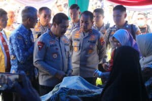 Kepala BNNP Kalsel Menghadiri Bakti Sosial Polri Presisi untuk Negeri bersama Masyarakat Kalimantan Selatan Bersama Wakapolri